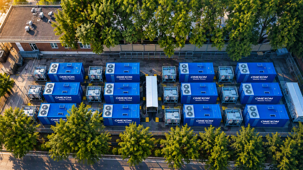 Aufbau blaue Container Omexom Mobile Power
